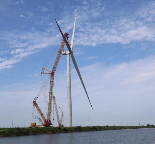 單機年發電量1億度！全球最大海上風電機組完成吊裝