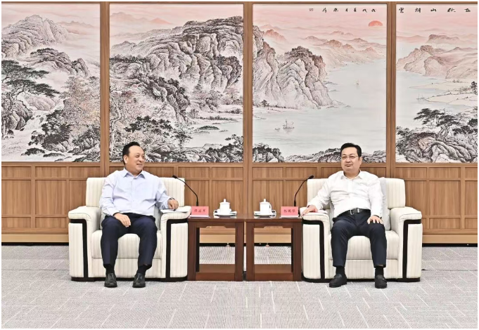 河北省委常委、雄安新區黨工委書記張國華與中國石化集團董事長侯啟軍一行舉行工作座談
